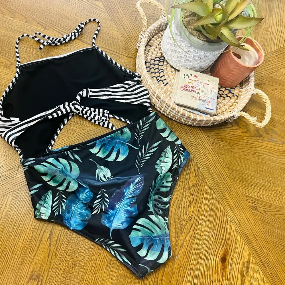 Striped & Palm Leaf Cutout One Piece Size Medium - Image 6