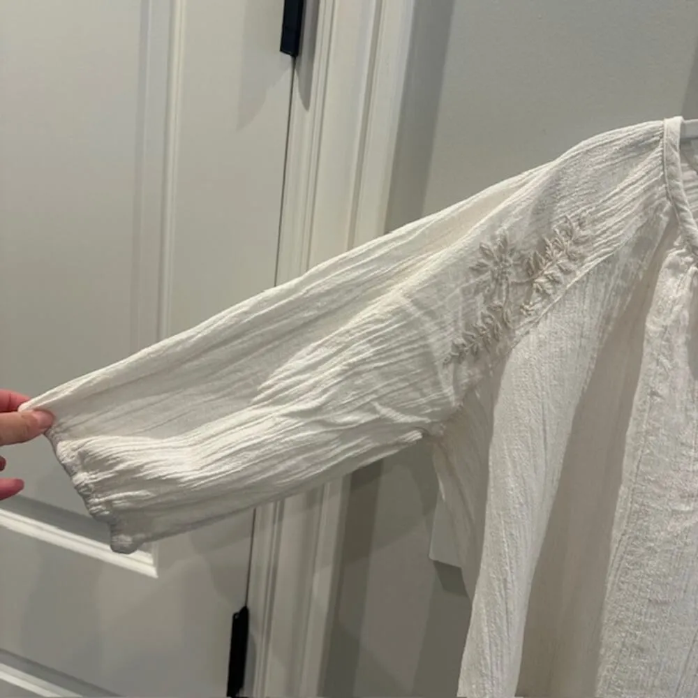 House Of Harlow 1960 Ivory Embroidered Floral Blouse Size: L Size L - Image 2