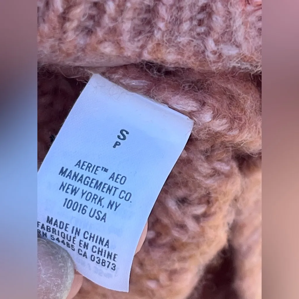 Aerie chunky knit sweater in a light brown or burnt orange color - Image 9