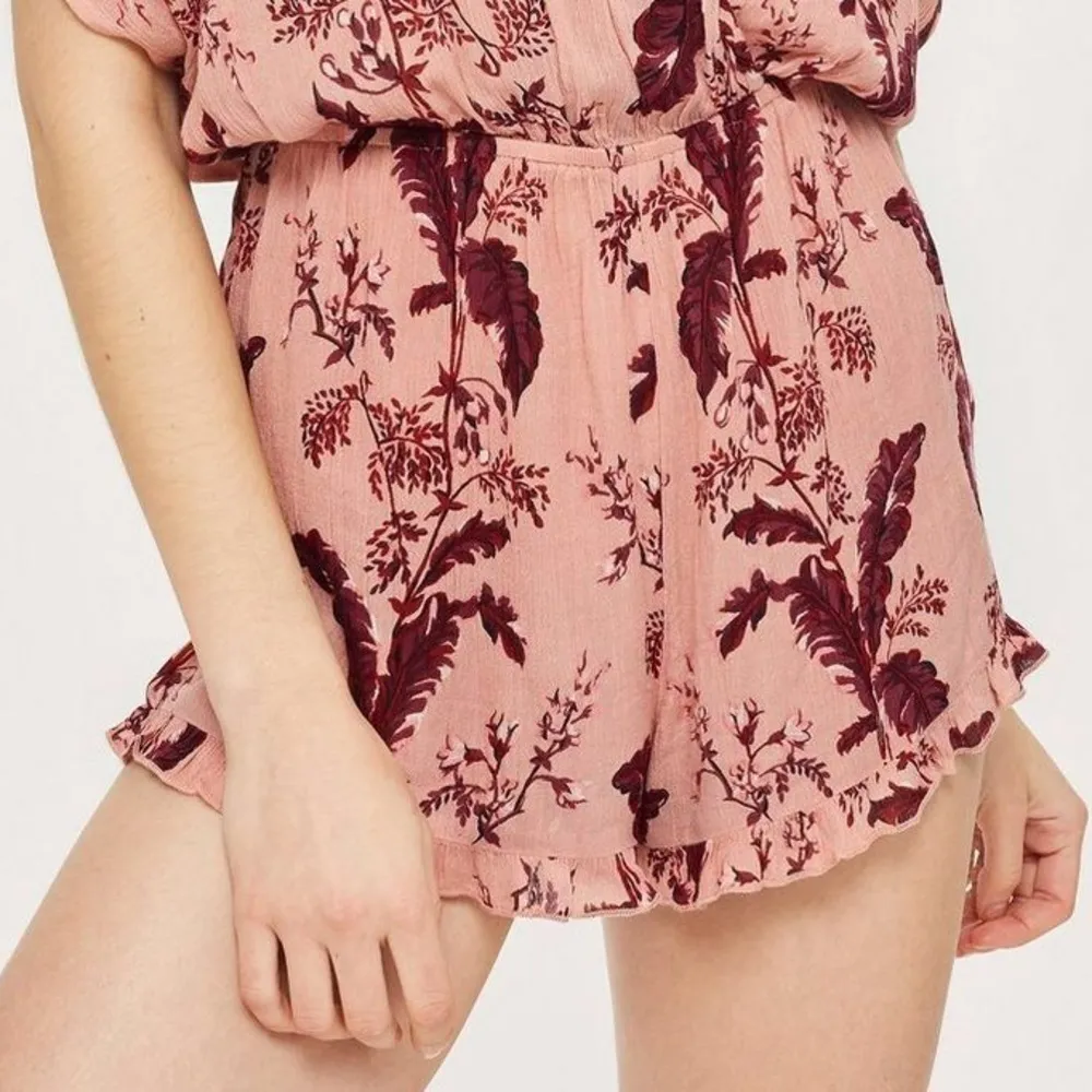 Topshop boho gauzy floral ruffled cold shoulder romper size S - Image 5