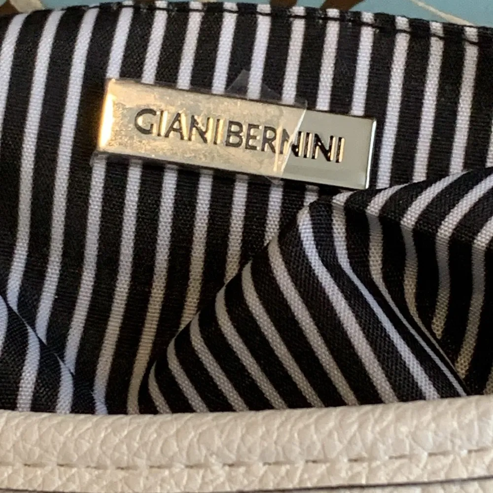 LEATHER CROSSBODY BAG - Image 11