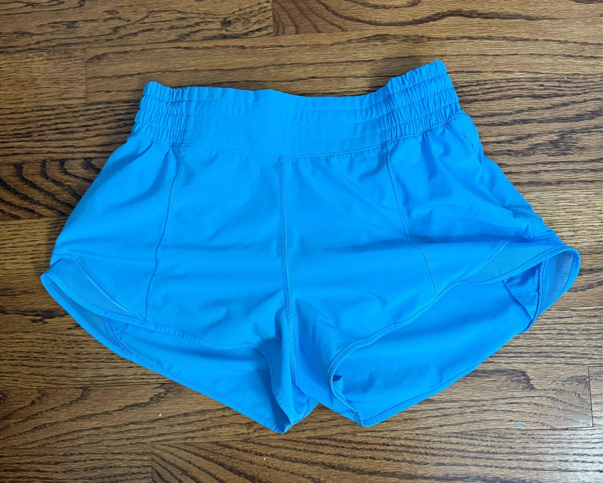 Lululemon Hottie Hot 2.5" Shorts - Image 2