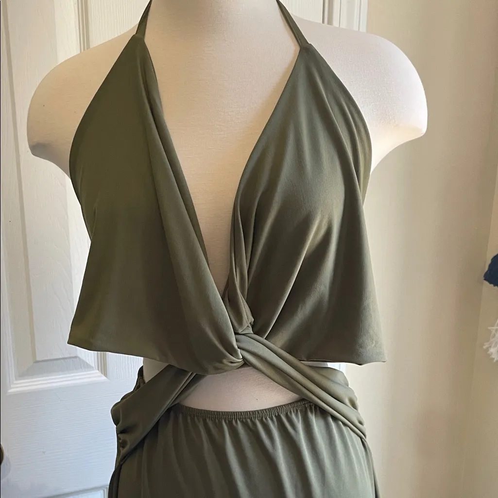 PrettyLittleThing Olive Halterneck Twist Front Maxi Dress - Image 4