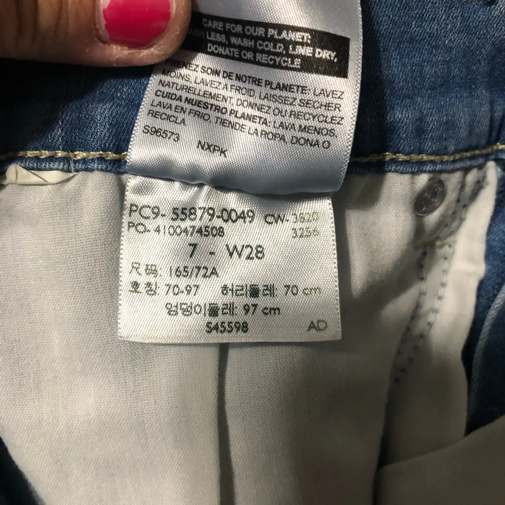 Denizen Levi’s cut off cuffed jean shorts women’s 26” waist‎ high rise shortie - Image 5