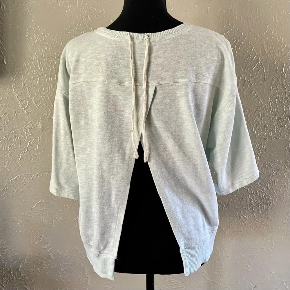 💓VS Light Open Back Sweatshirt💓 ~med - Image 3