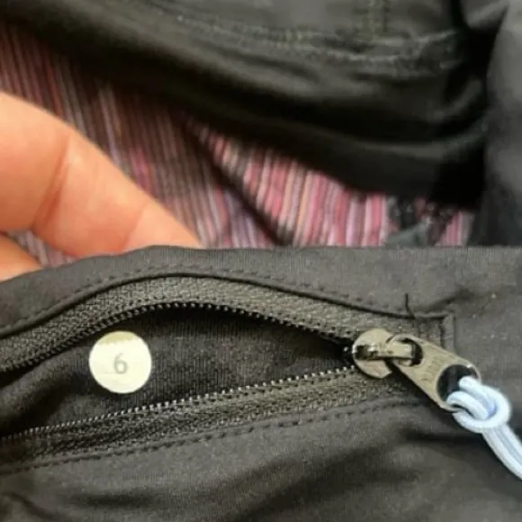 Lululemon Run Speed Shorts 2.5” • Purple Static Stripe Print • Size 6 - Image 4