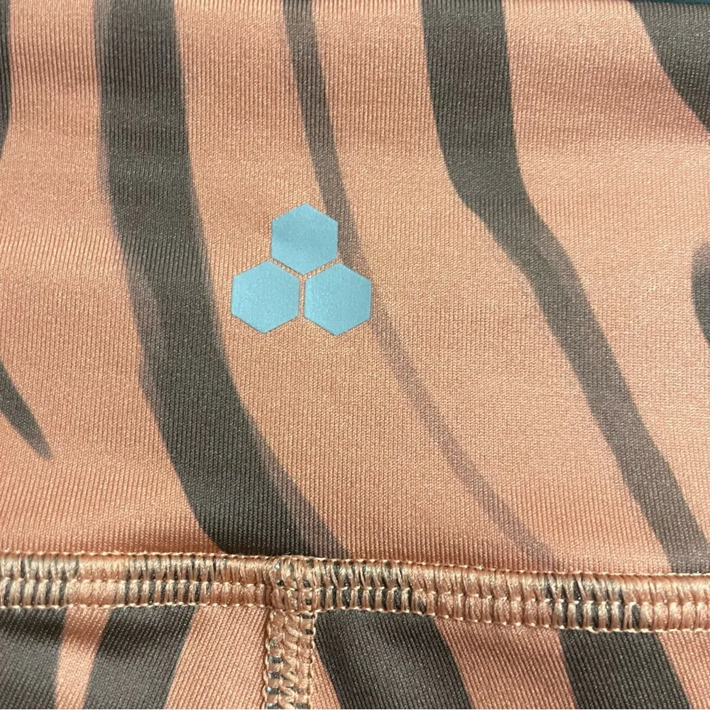 Women’s XL Tek Gear Zebra Print Capri Leggings Athleisure Performance Yoga - Image 5