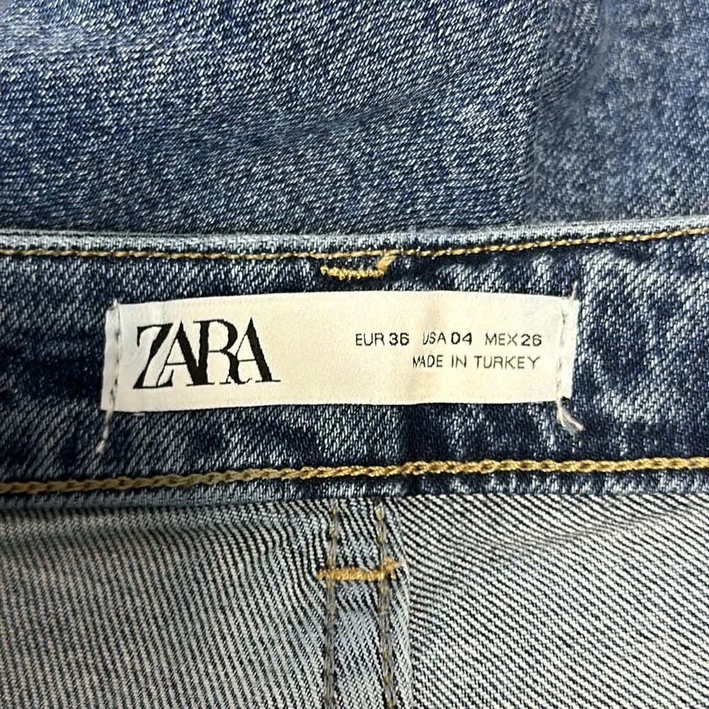 Blue High Rise Slim Flared Jeans Sz 4 - Image 7