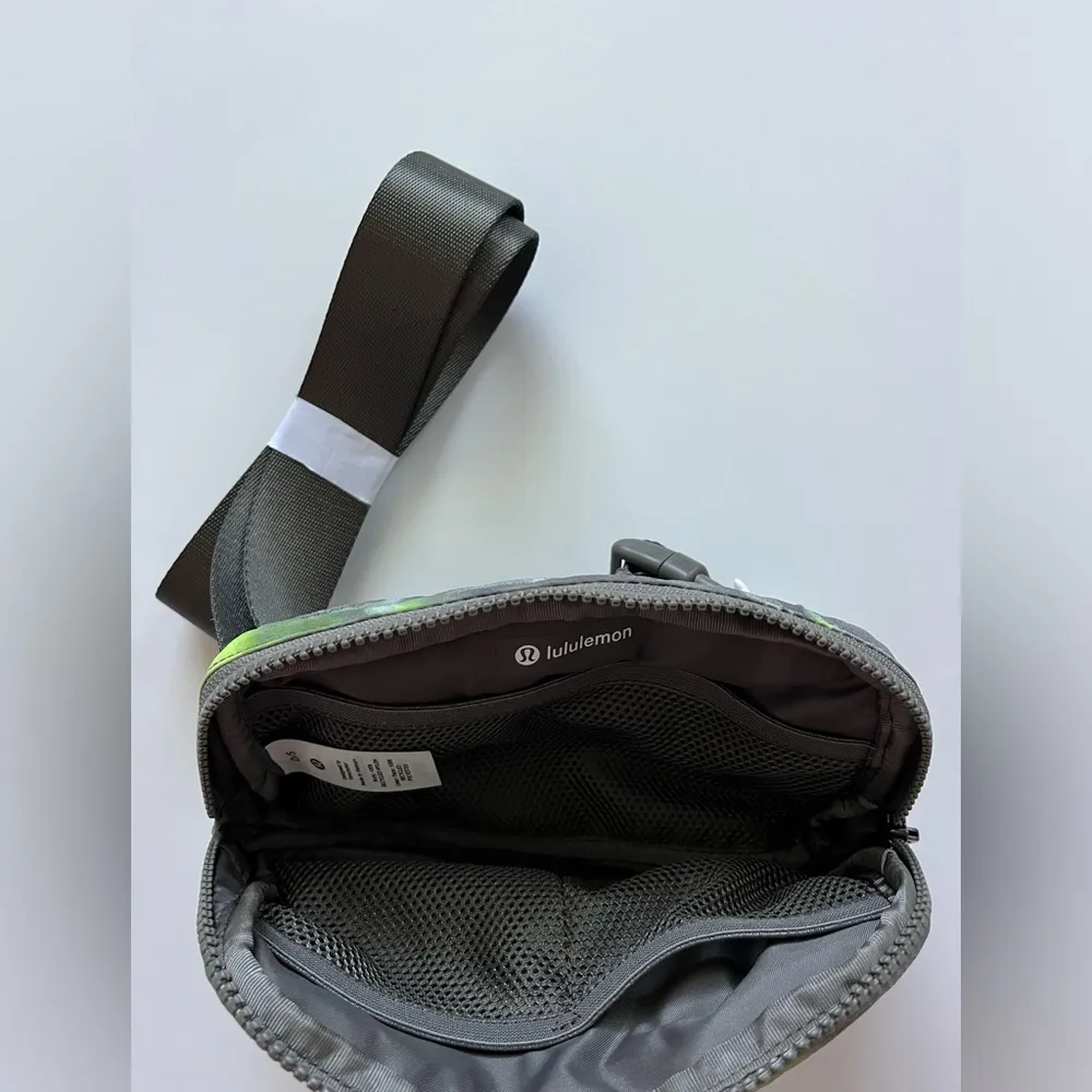 lululemon athletica Everywhere Belt Bag Hyper Dye Multi/Rover -OS - Image 8