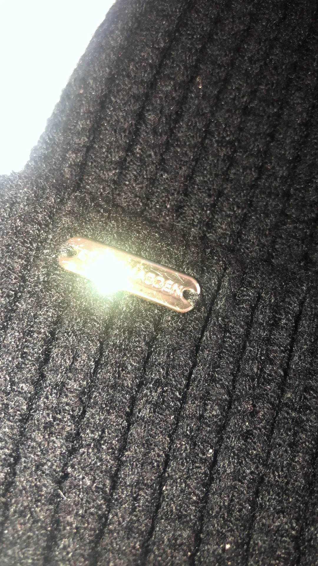 Pom Pom Beanie winter hat black - Image 4