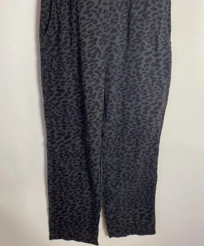 Sundry gray leopard jumpsuit XS - Image 4