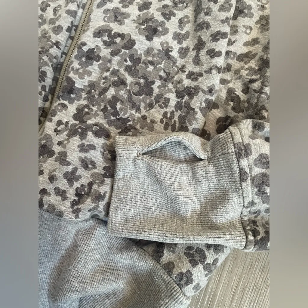Athleta Gray Floral Balance Full Zip Hoodie Size Small Brand - Image 5