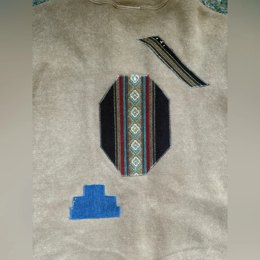 Vintage 90s Creative Coyote denim beaded appliqué button sweatshirt, size large Tan - Image 11