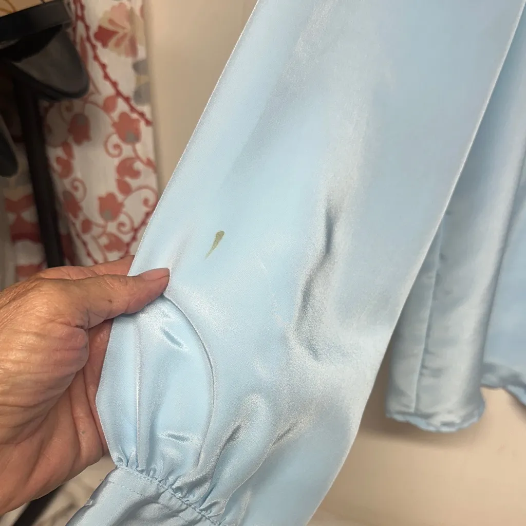 Jaclyn Smith Sky Blue Satin Blouse - Image 10