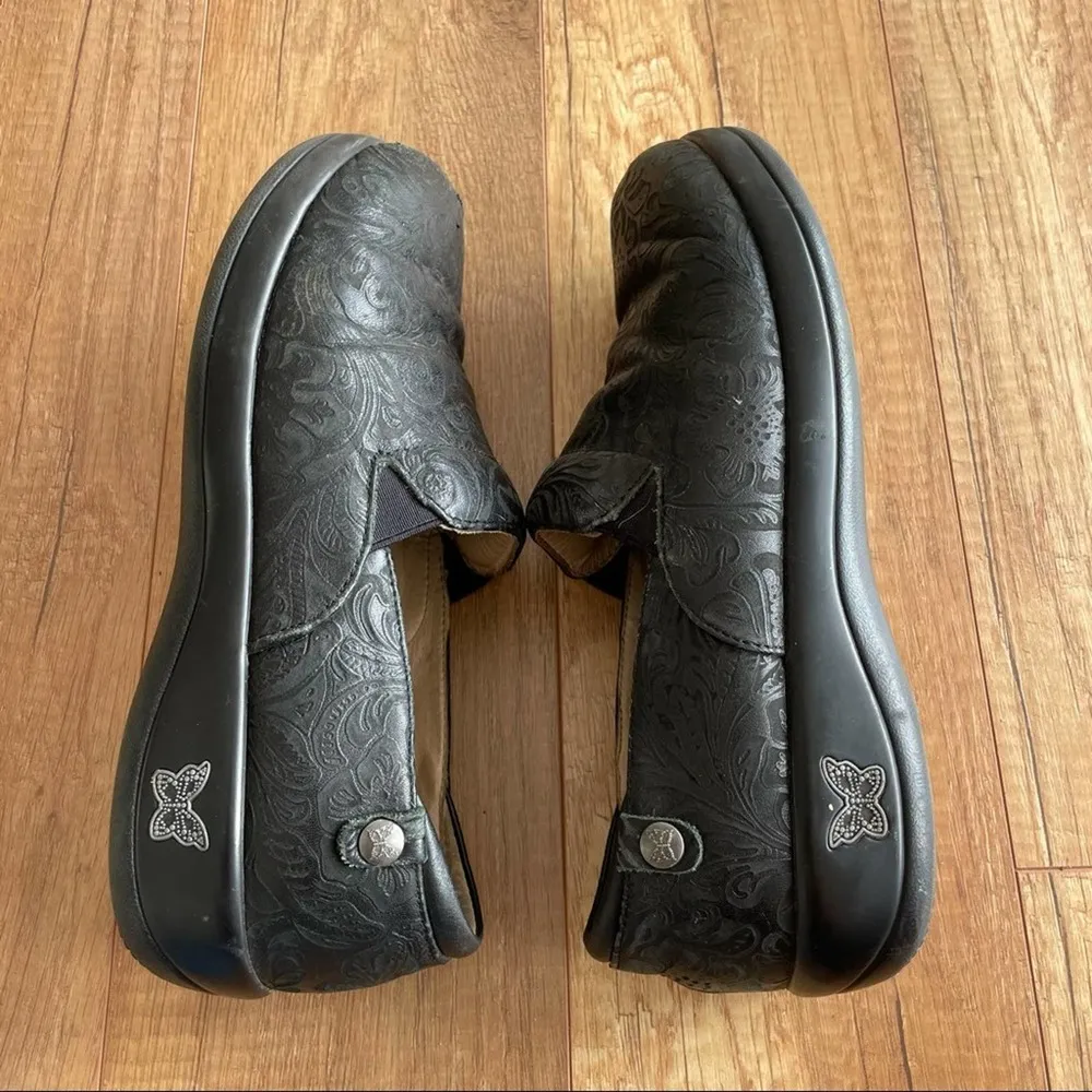Alegria Slip Resistant Black Floral Clogs Women's 9 US - Image 4