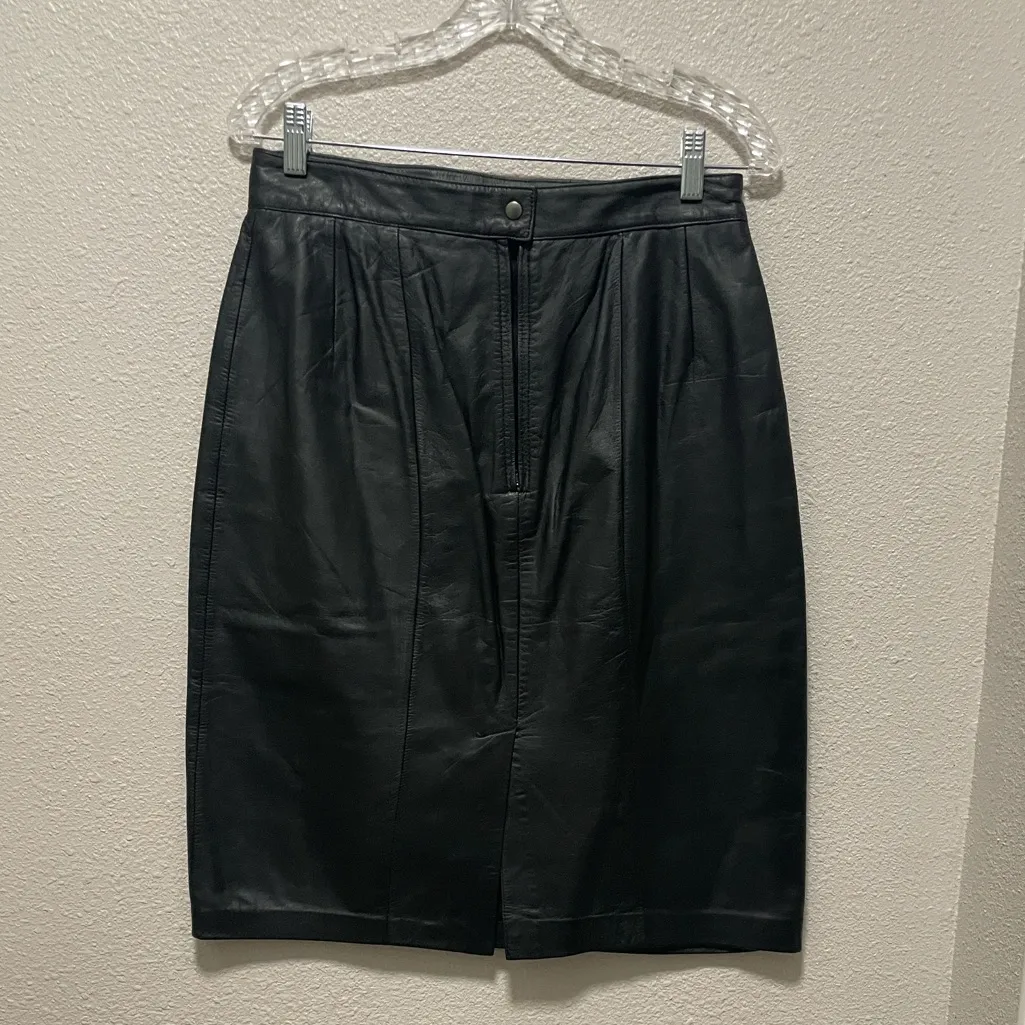 Jacqueline Ferrar Size 12 Vintage Black Leathet Pencil Skirt - Image 3