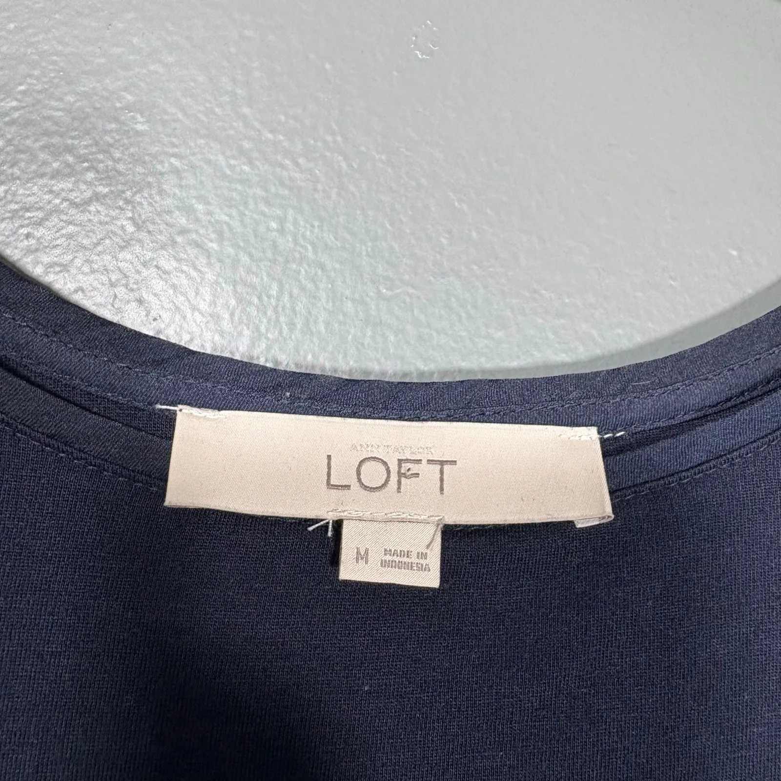 Ann Taylor LOFT Women's Navy Blue Chiffon Back T-Shirt - Size Medium - Boho Top - Image 4