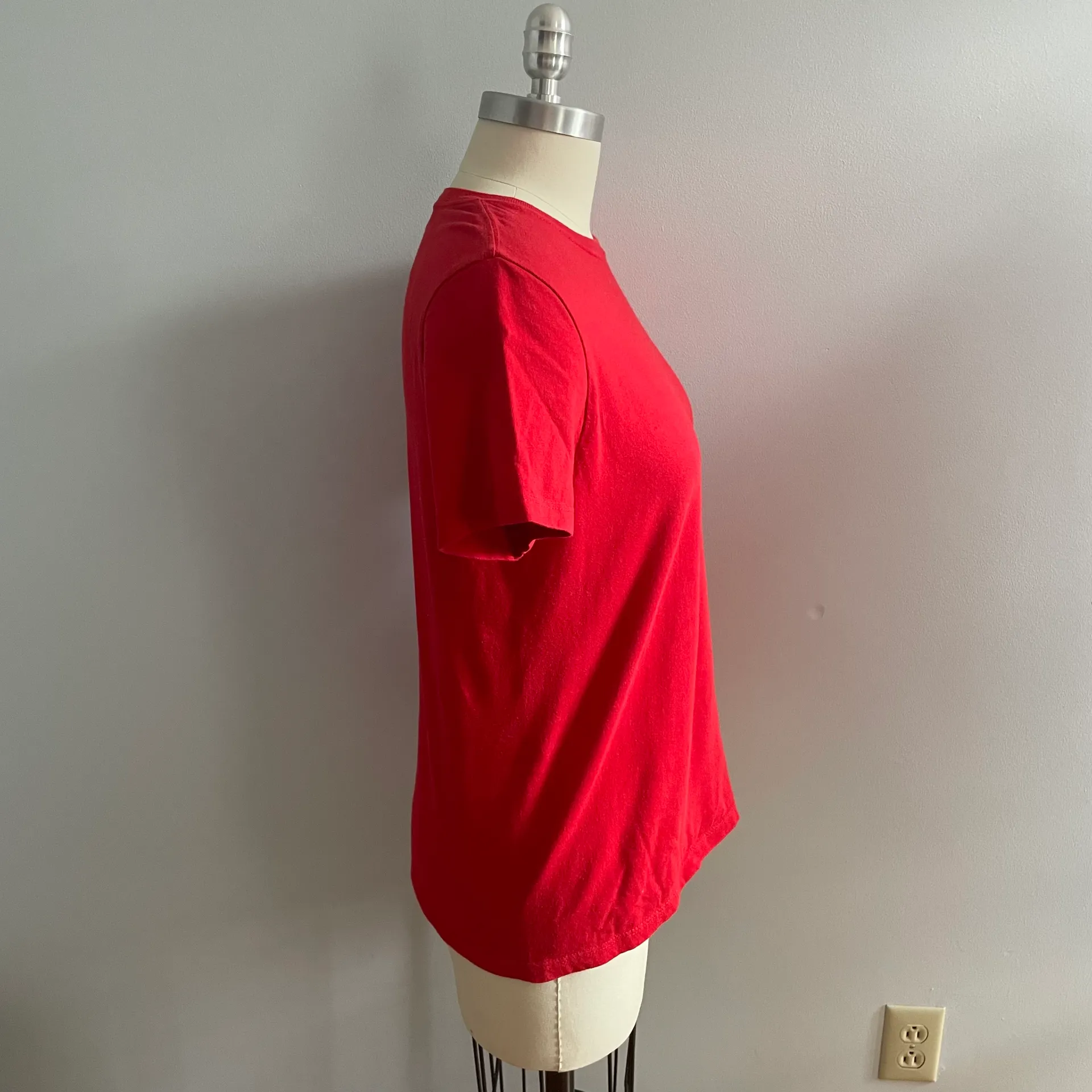 Vintage Logo Tee Shirt- Red- Size Medium - Image 3