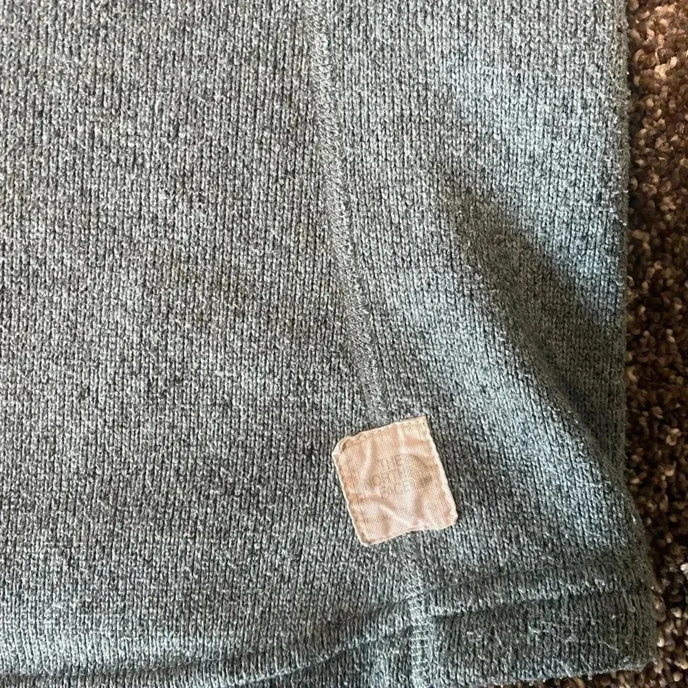 The North Face small Women’s 3/4 pullover Sweater w/toggle buttons - Image 4