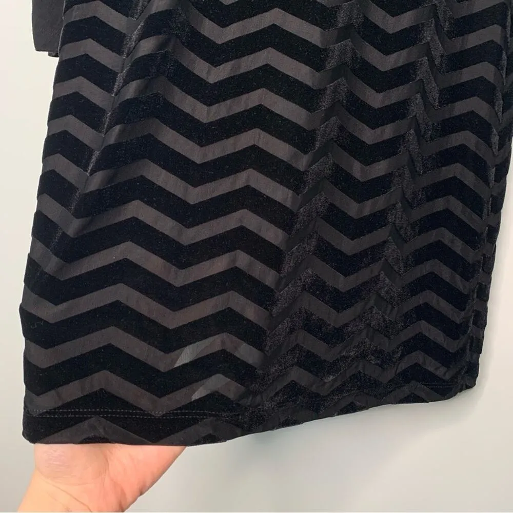Karen Kane  Velvet Chevron Long Sleeve Dress Knee Length Mini Black Round Neck S - Image 7