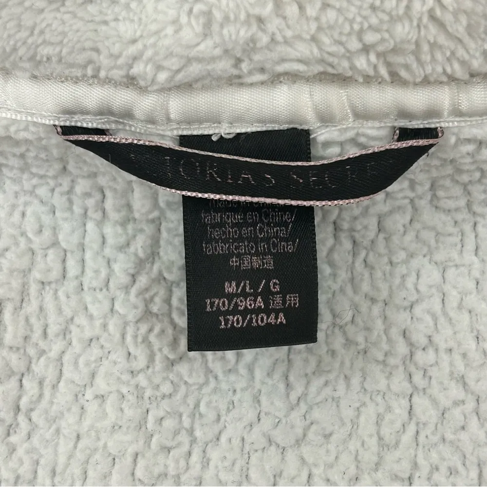 Victoria's Secret Signature Short Cozy Plush White Sherpa Robe Women’s Size M/L - Image 5