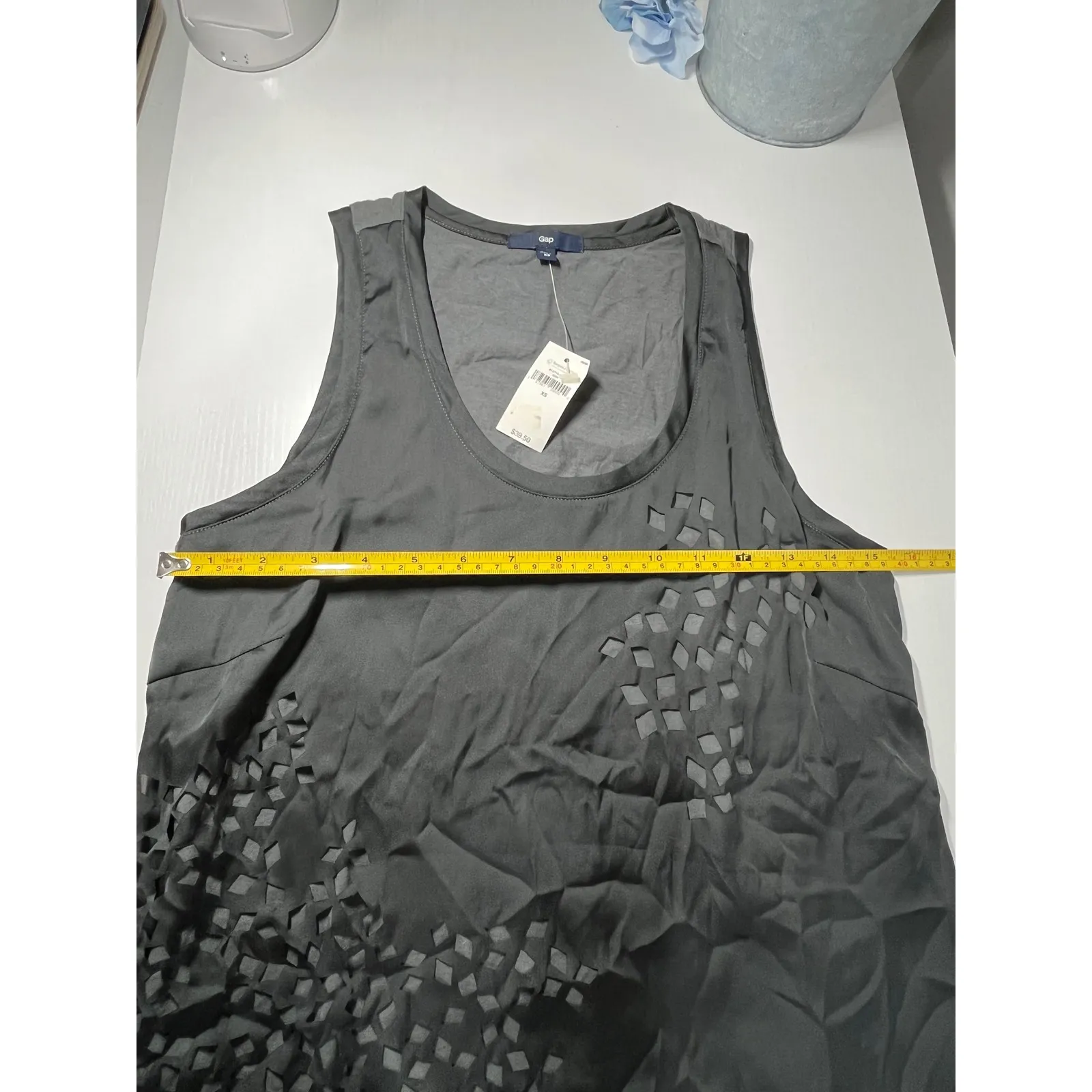 Gap Women Black Racerback Tank Top Cutout Detail Athletic Casual Size XS new - Image 8