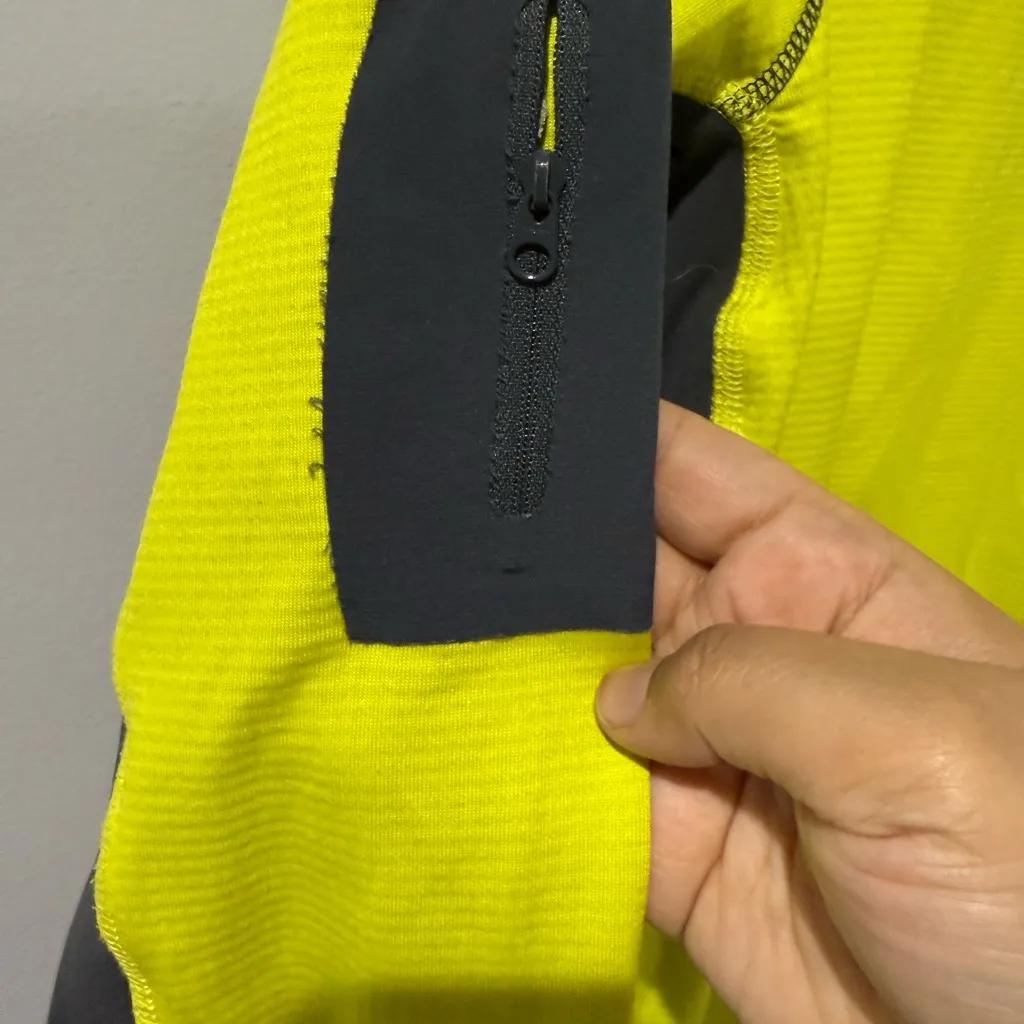 L.L.‎ Bean Women’s M Medium Shirt Sweater Neon Green Yellow Gray Activewear M - Image 5