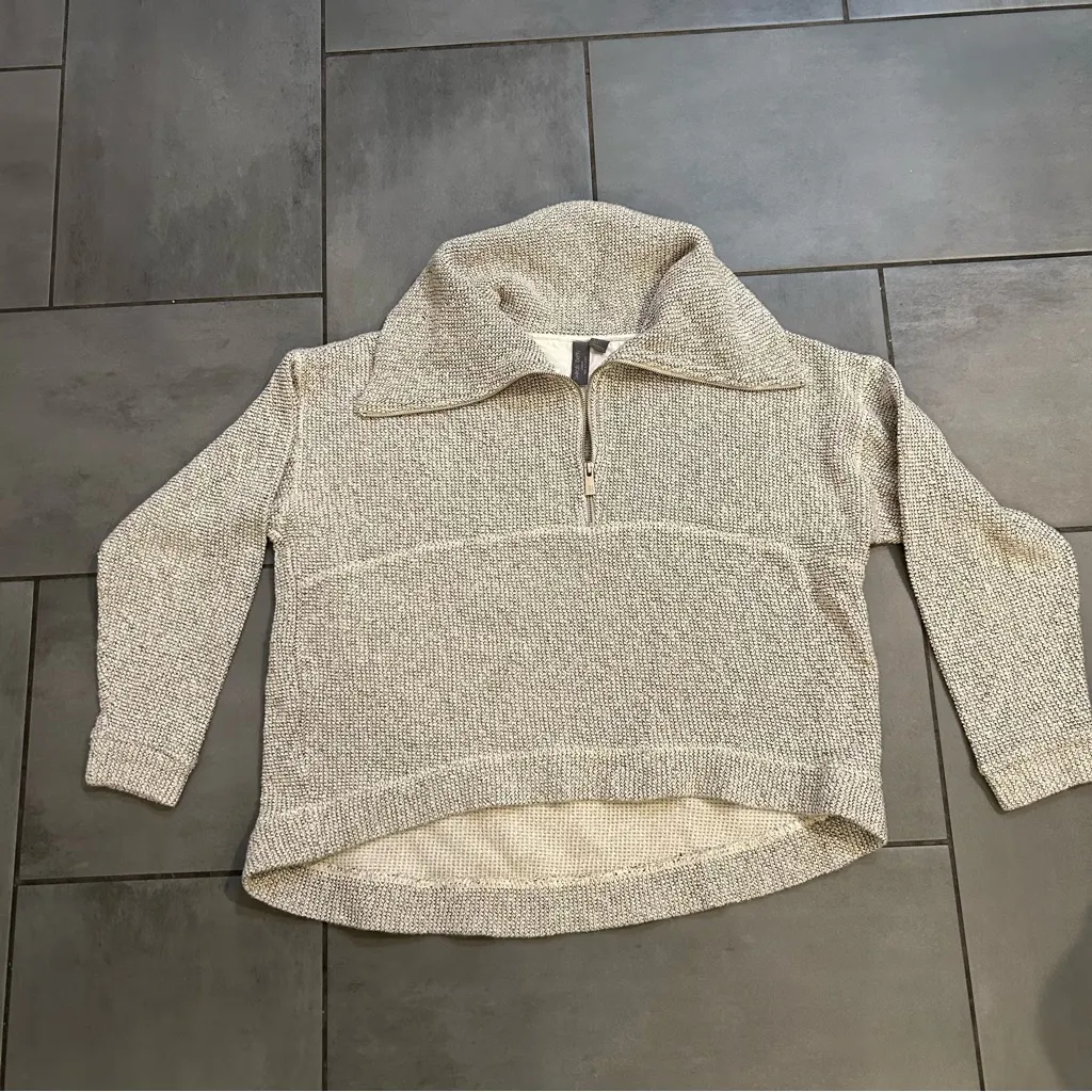 Sweaty Betty  Restful Boucle Half-Zip Sweatshirt - Image 2