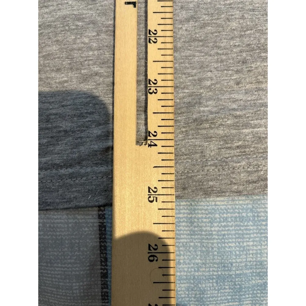 Fanatics Women's M Atlanta Braves World Series Champions 2021 V-Neck T-Shirt - Image 4