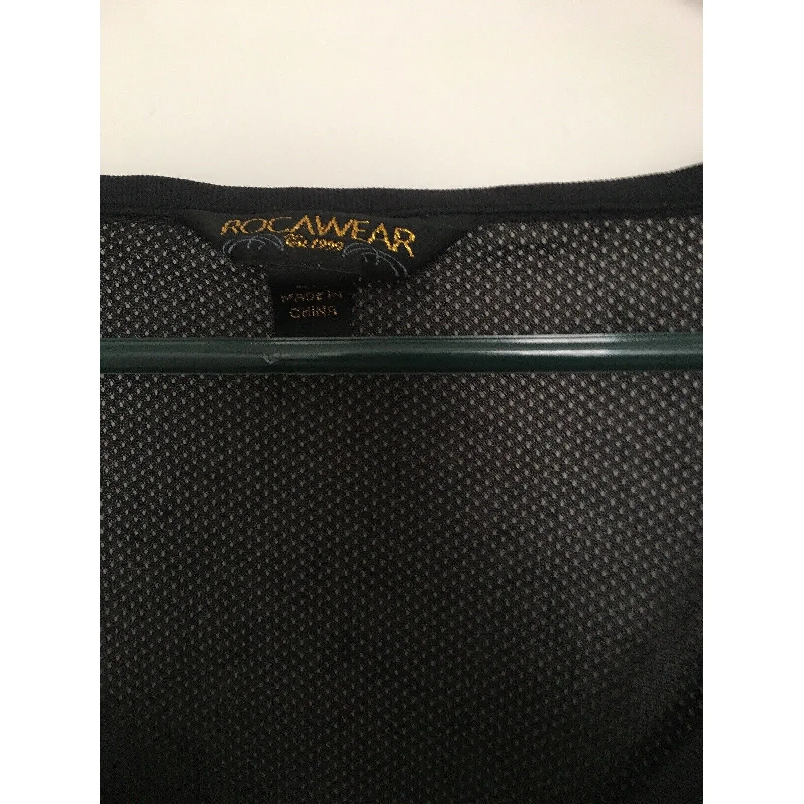 ROCAWEAR Women's Plus Black & Burgundy Athletic Jersey Top Asymmetrical Size 2X - Image 4