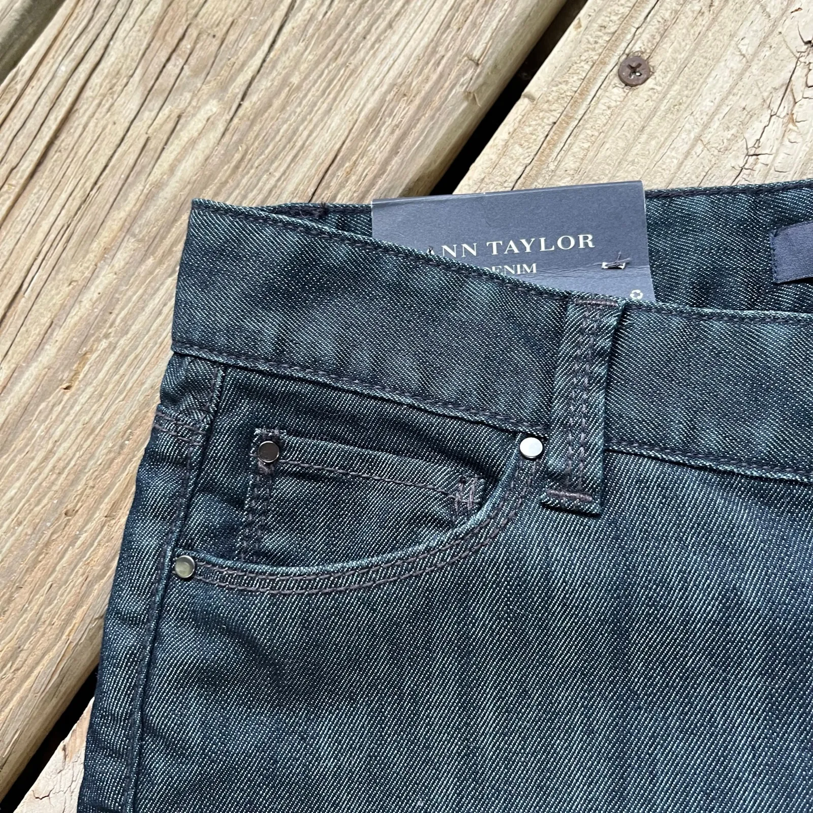 Ann Taylor Women's Modern Straight Dark Wash Jeans Size 0. NEW - Image 5