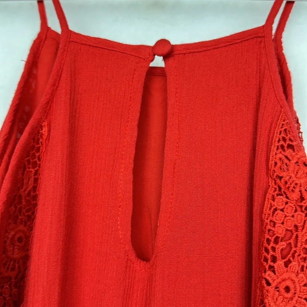 Beautiful red summer Holter dress Sz Small Embroider details Back Keyhole - Image 9