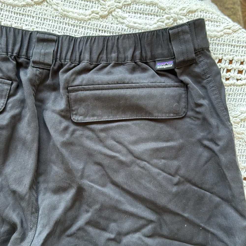 Patagonia Black Chinos Versatile Lightweight Design - Image 8