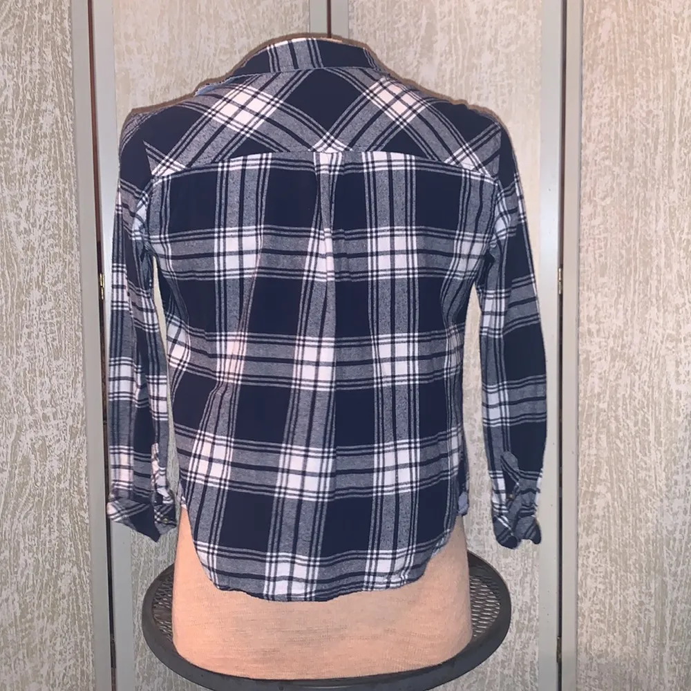 Charlotte Russe blue & white flannel - Image 2