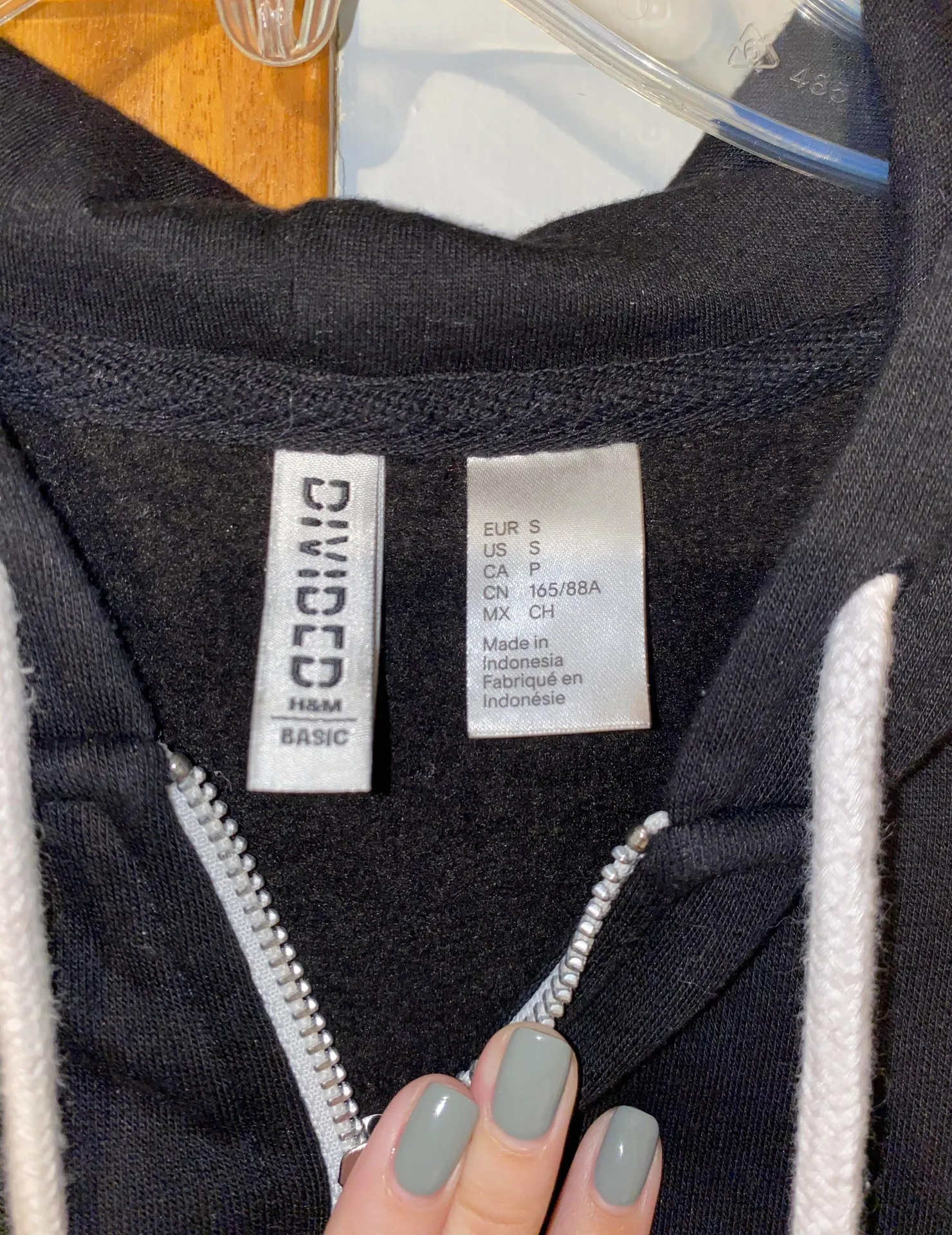 H&M Black Hoodie - Image 3