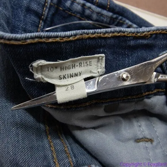 Madewell 10" High-Rise Skinny Jeans in Hayes‎ Wash, 26 - Image 11