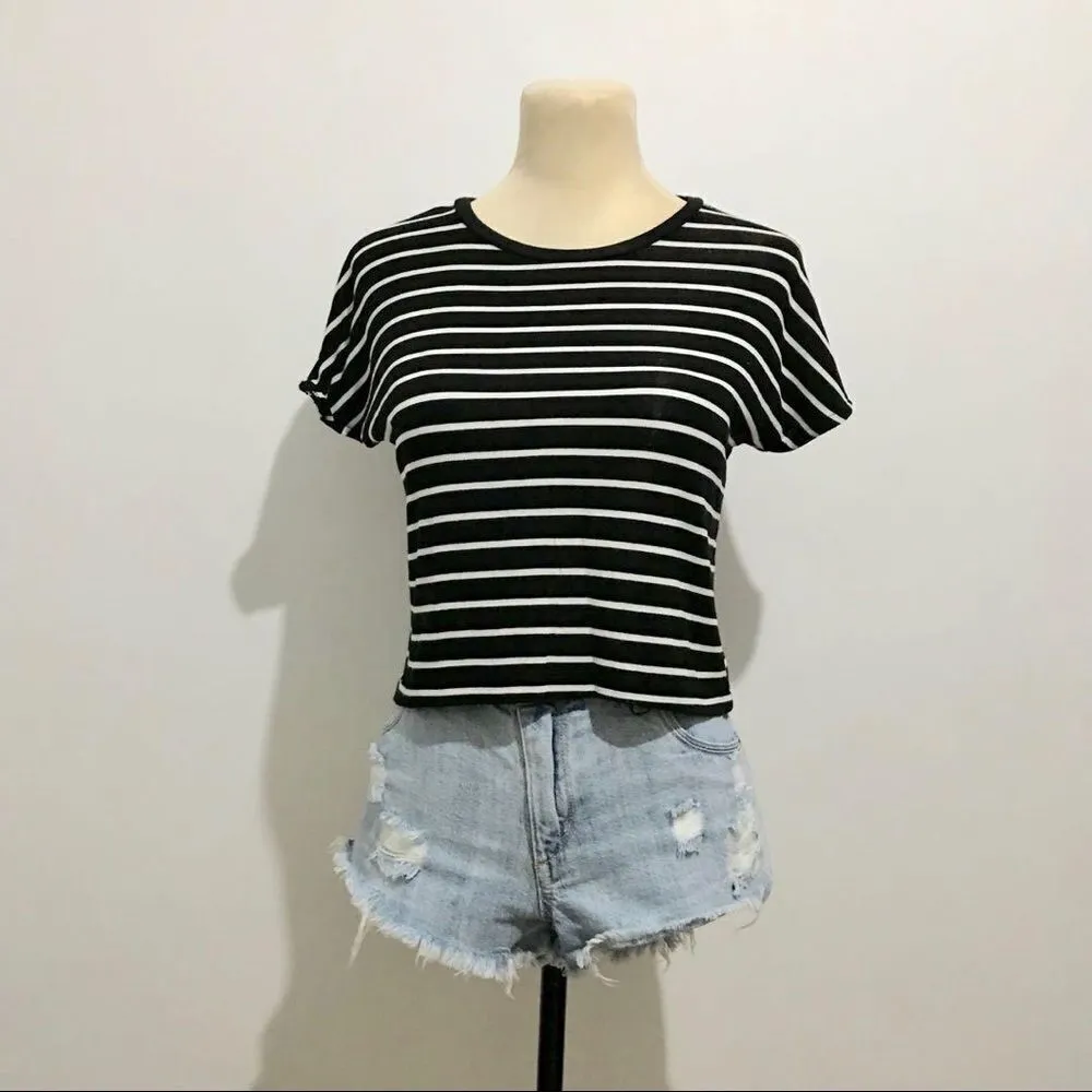 ✨Zara Striped B&W Crop Top✨ - Image 3
