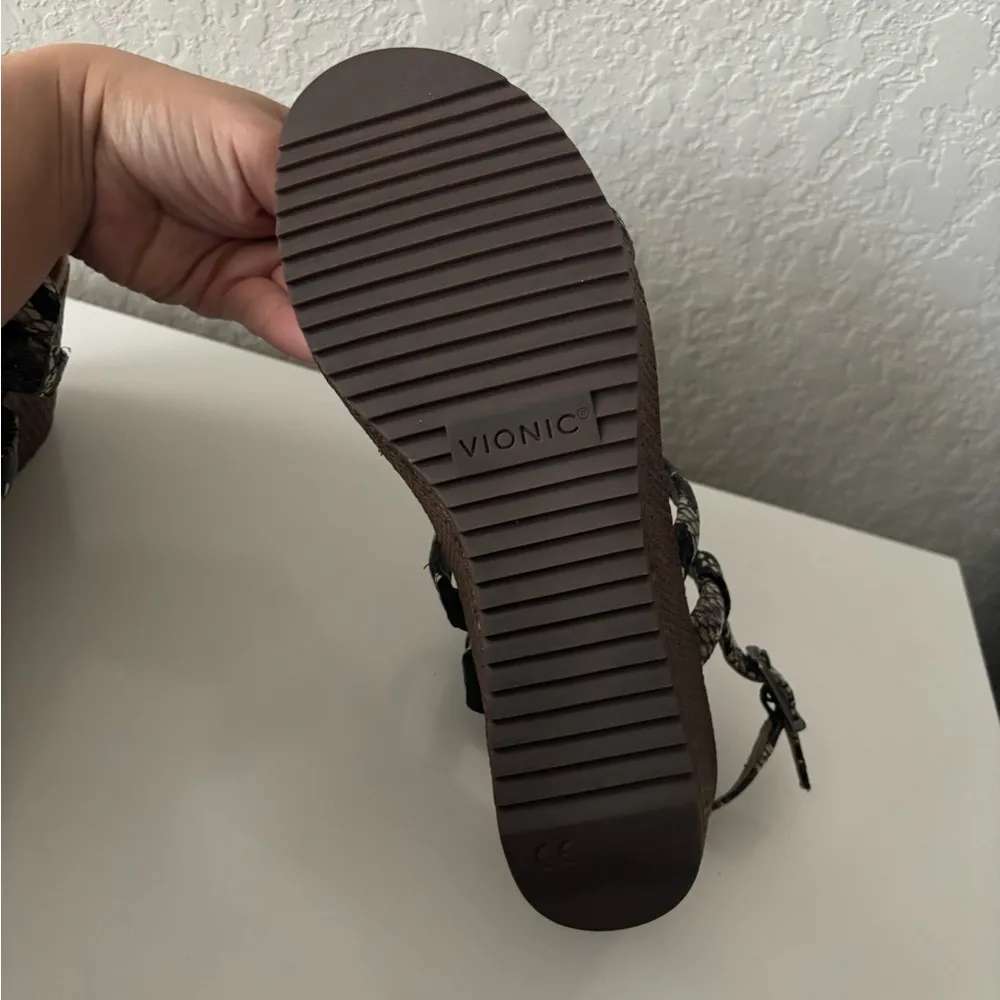Vionic Snake Print Wedge Sandals size 8.5 - Image 7