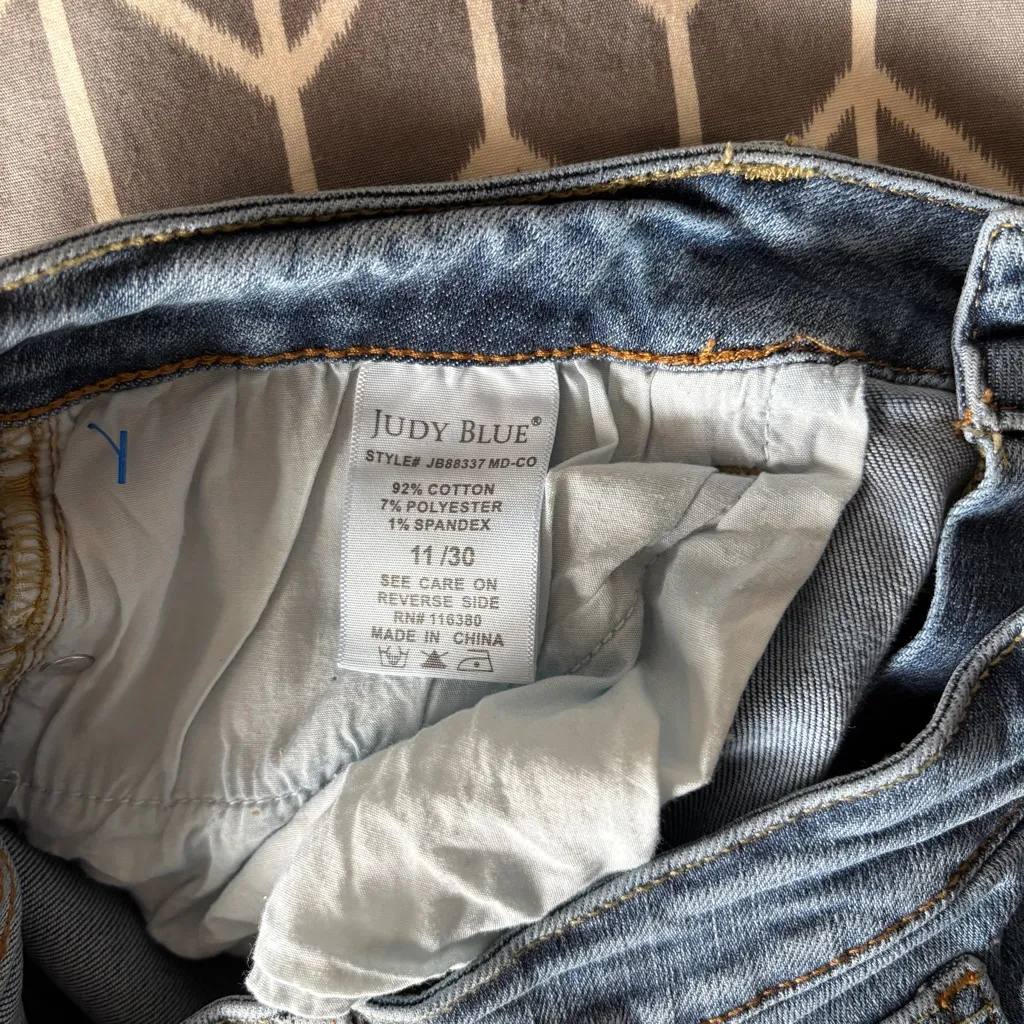 JUDY BLUE HIGH WAIST VINTAGE WASH BOYFRIEND FIT 11/30 - Image 12