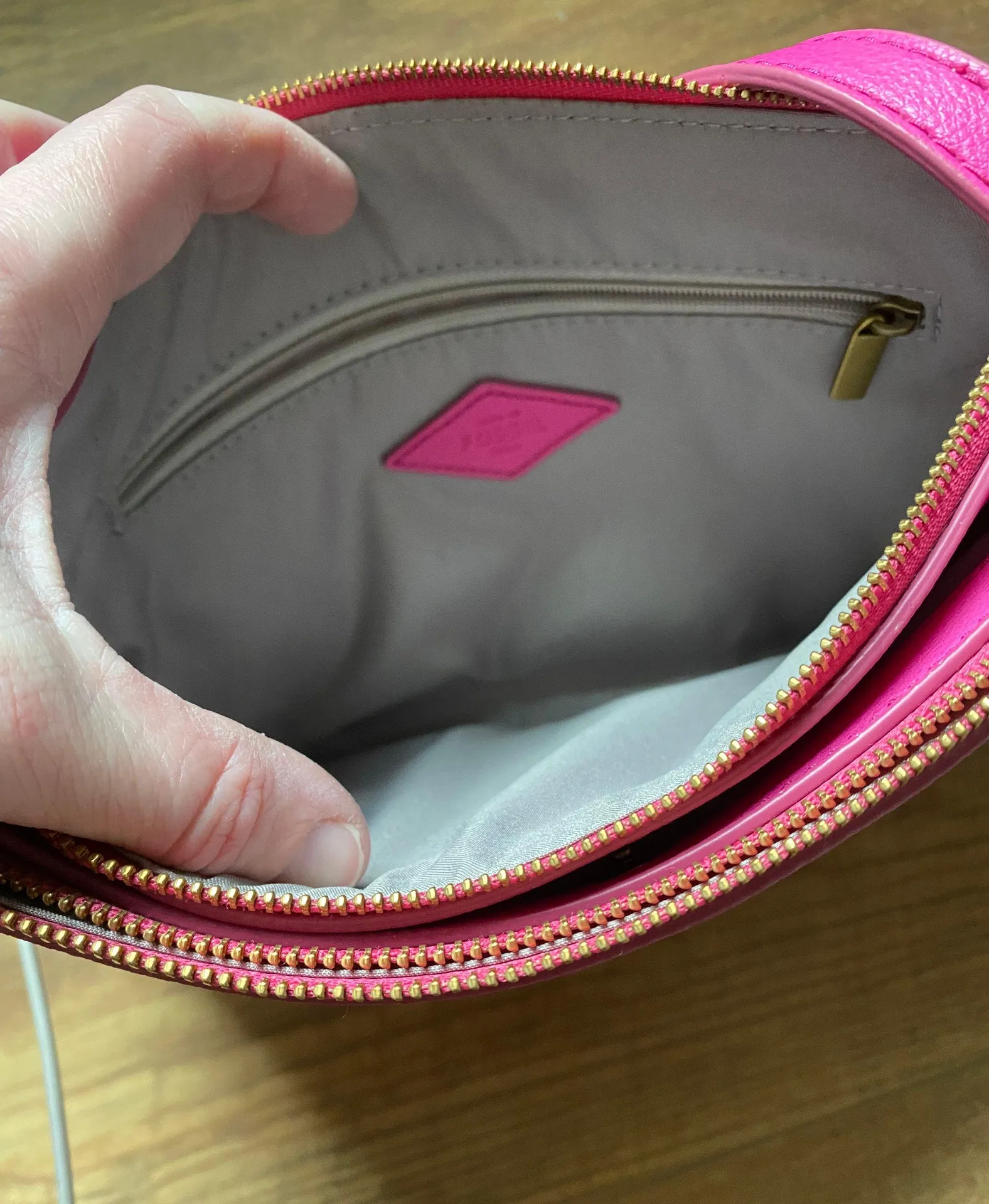 Fossil Crossbody Hot Pink - Image 7