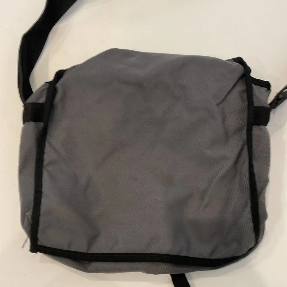 Manhattan Portage Vintage Y2K Small Messenger Bag Adjustable Strap Gray Black - Image 5