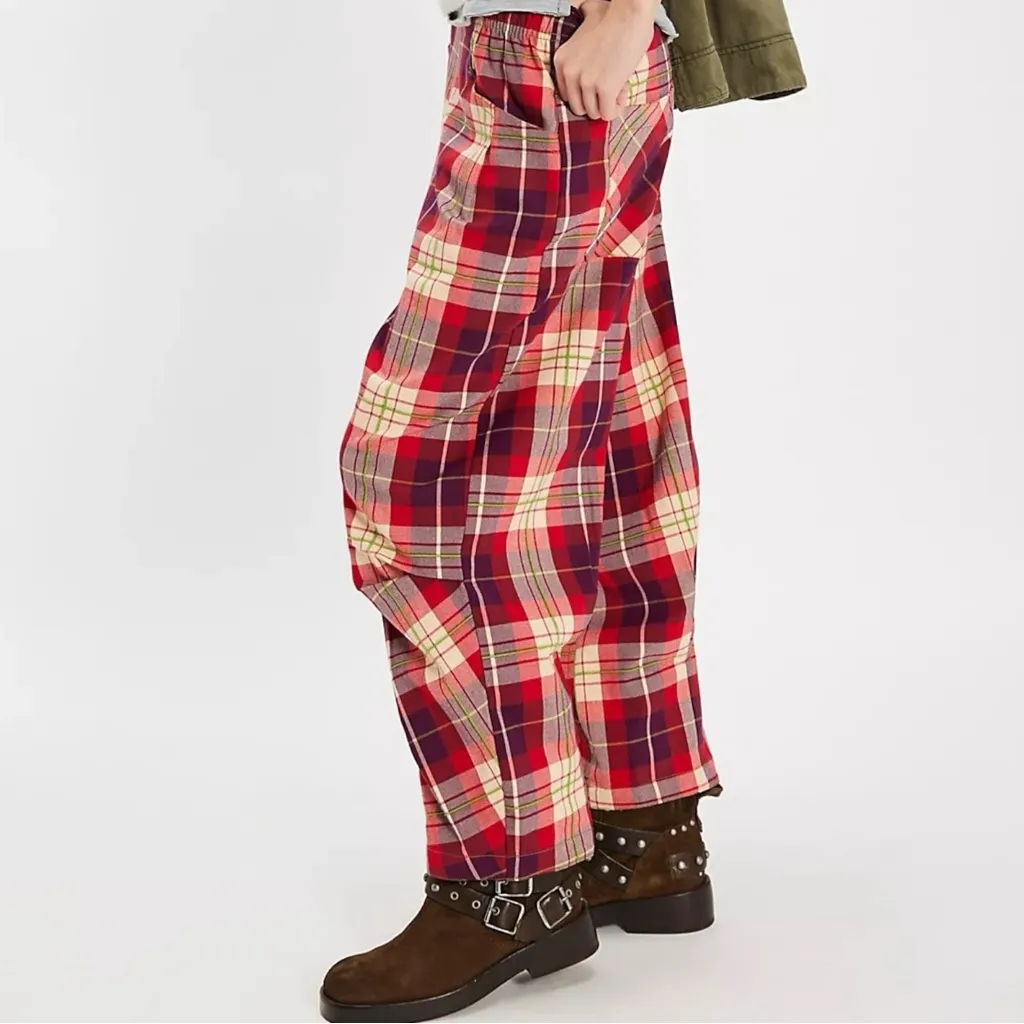 Free People XL Nice Choice Pull-On Barrel Pants in Wine Combo Lantern Plaid NWT - Image 5