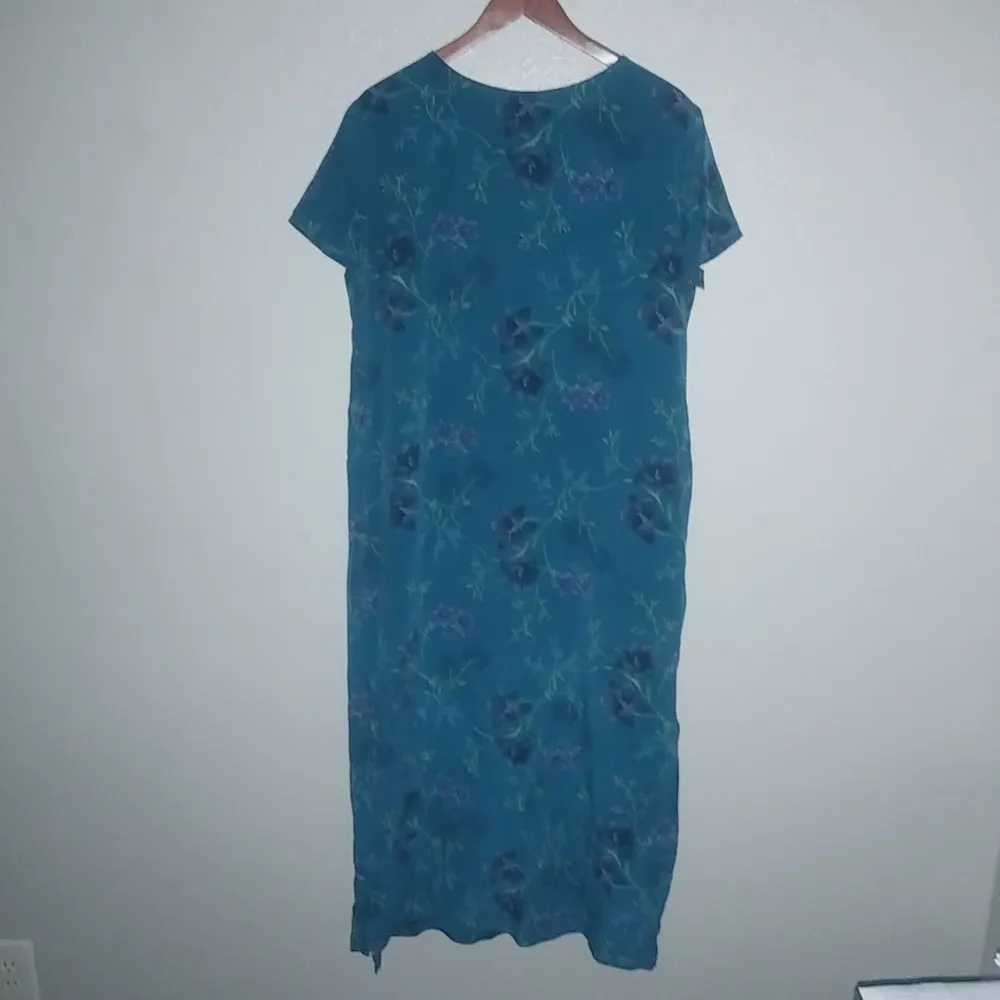 Laura Ashley 14 Cottagecore Silk Short Sleeved Maxi Dress in Turquoise Purple - Image 2