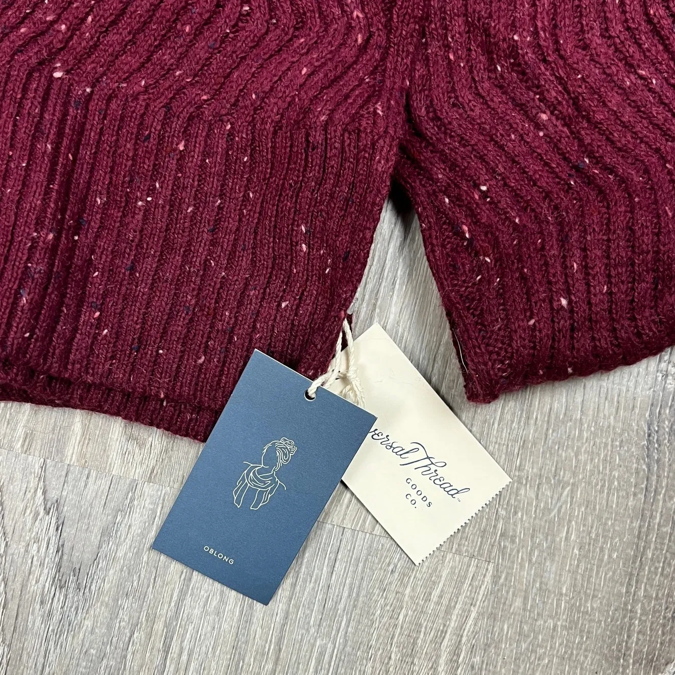 Universal Thread Women's Burgundy Ribbed Knit Scarf - NWT - Image 4