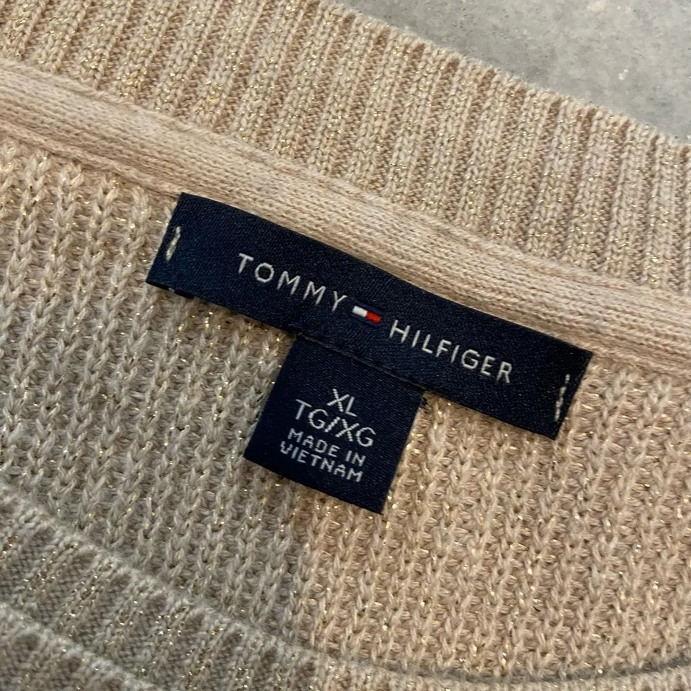 Tommy Hilfiger Sparkly Gold Knit Crew Neck Long Sleeve Pullover Sweater Size XL - Image 9