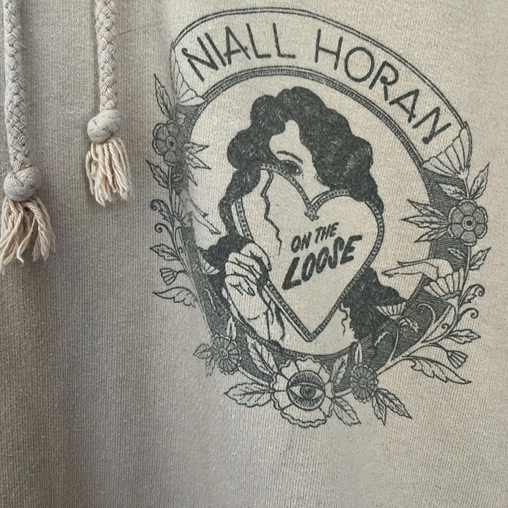Niall Horan "On the Loose" Tan Hoodie with Graphic Design. Size M Size M - Image 2