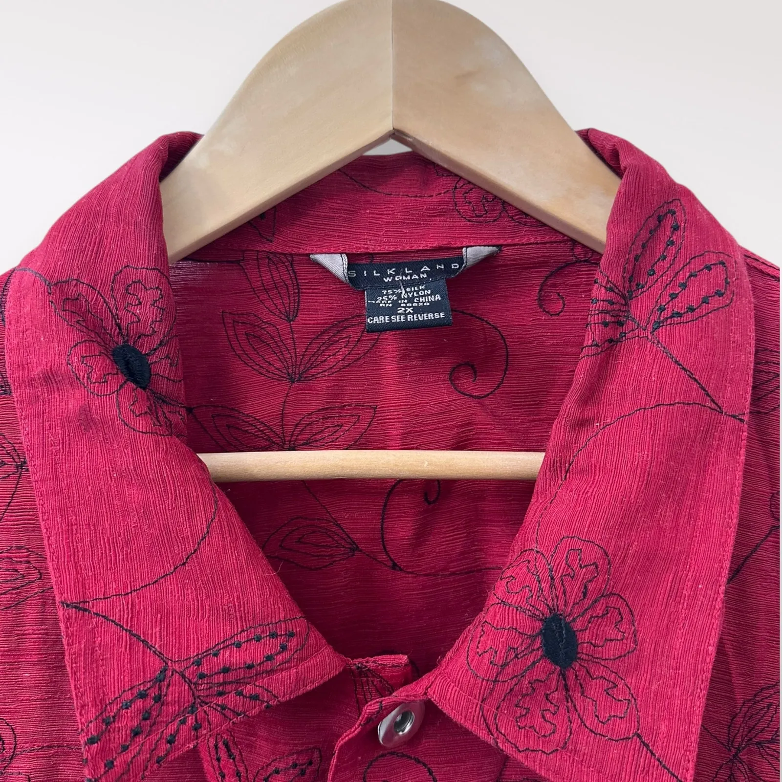 Silk Land 2X Red Top Plus Whimsygoth Floral Grandma Funky Embroidered Vamp Retro - Image 3