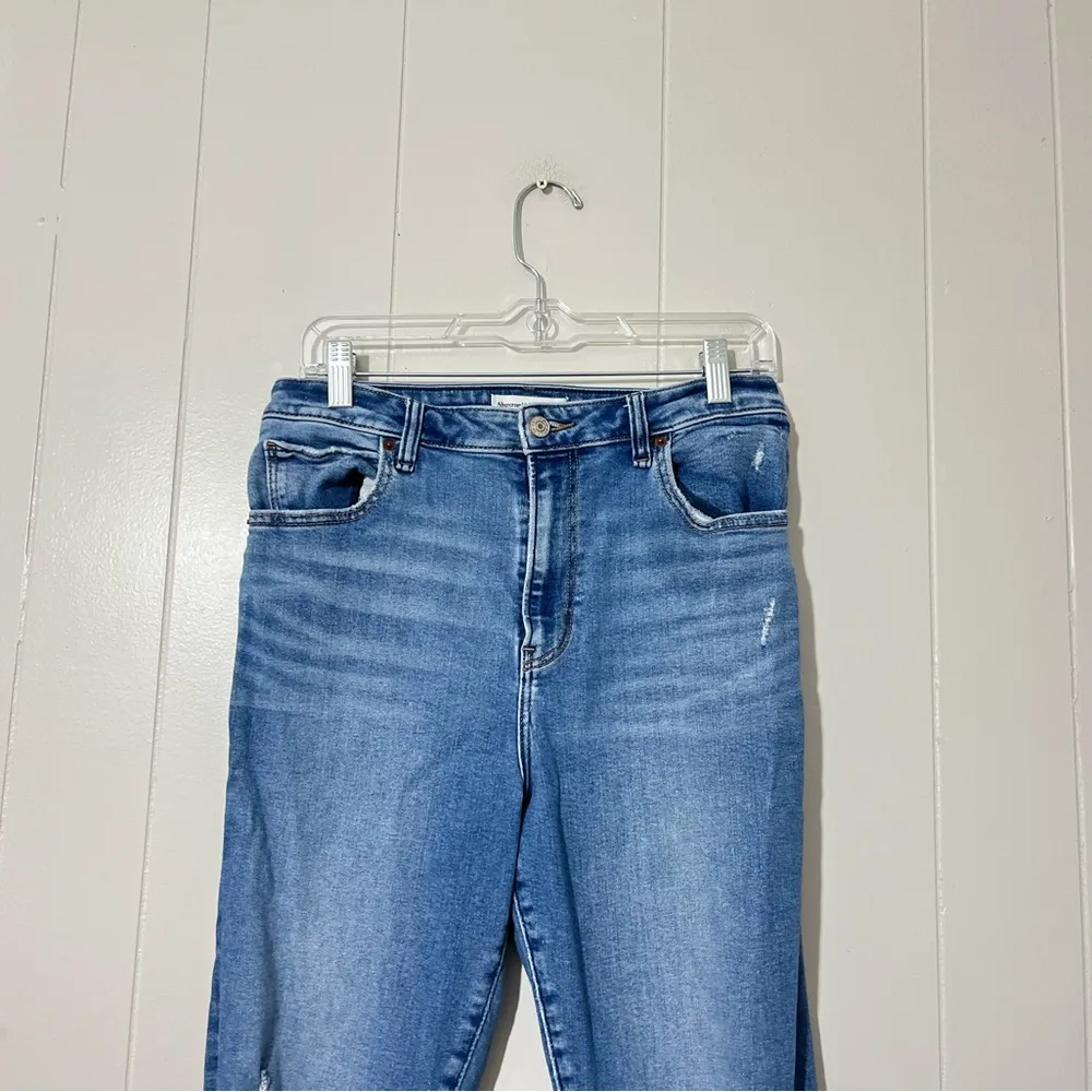 Abercrombie & Fitch The Super Skinny Ankle High Rise Medium Wash Jeans  Size 10 - Image 3