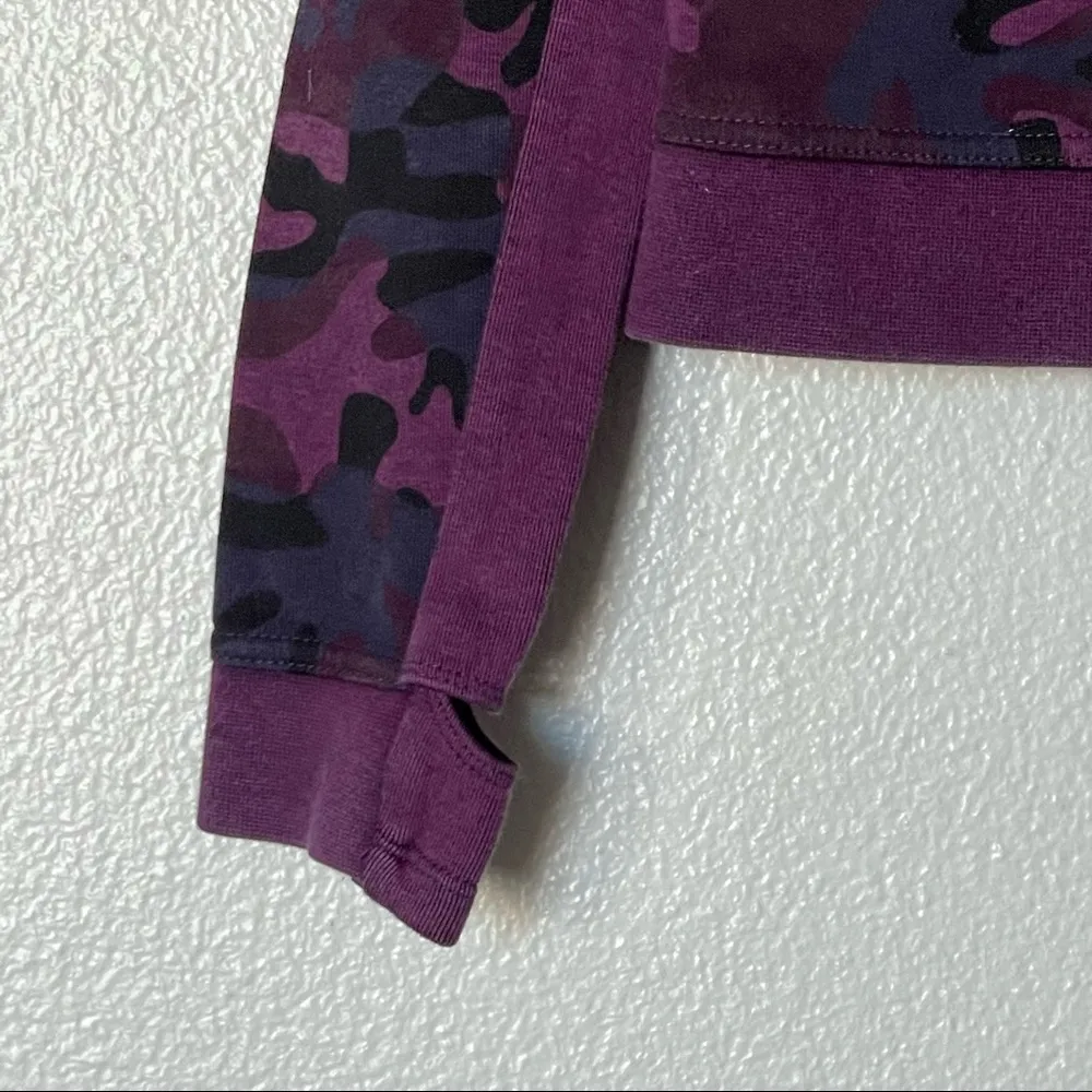 Nike Tech Fleece Camo Crewneck Pocket Sweatshirt in Mulberry Purple Size Small - Image 10