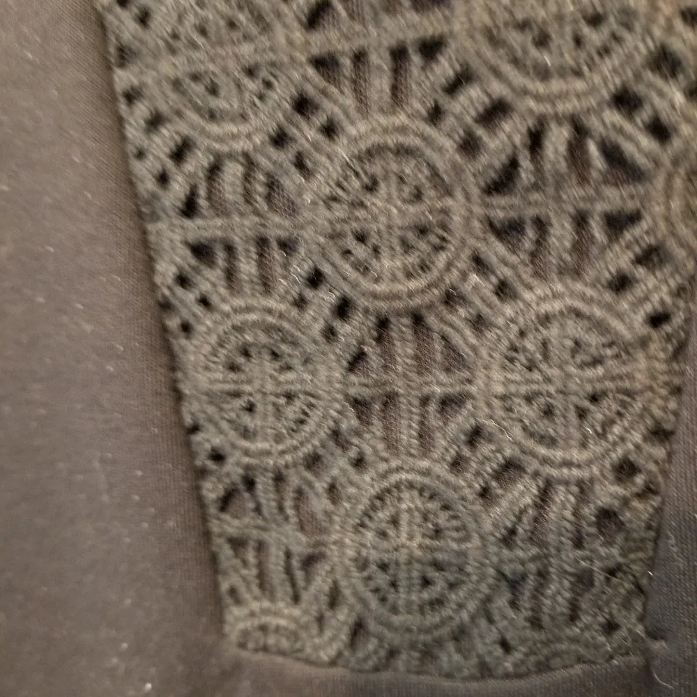 {8} NWT Gentle Fawn Valerie Black Lace Vneck Detail - Image 4